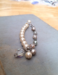 Graceful Embrace Pearl Bracelet |Shimmerlings®